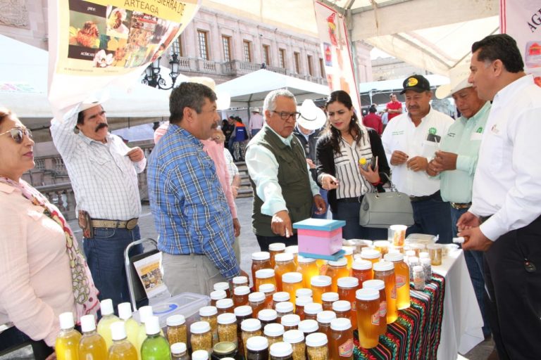 Coahuila respalda comercialización de mercancías locales