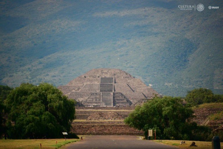 Confirman hallazgo de cámara subterránea y túnel en Pirámide Luna en México