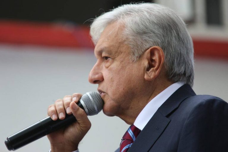 Combatiremos la corrupción con la confianza ciudadana: López Obrador