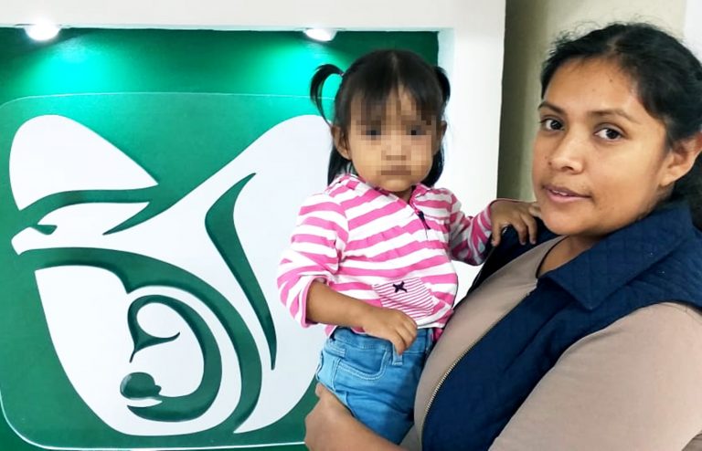 Especialistas del IMSS retiran con éxito tumor del rostro de una niña