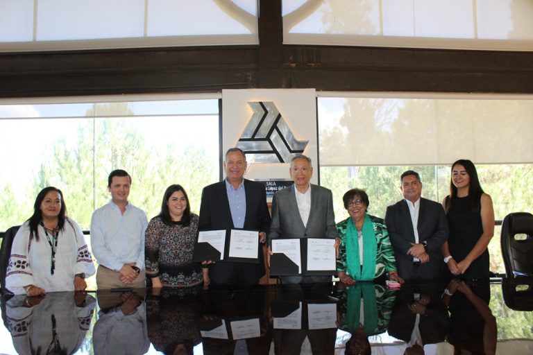 Estado firma convenio con Universidad La Salle para capacitar alumnos de educación especial  