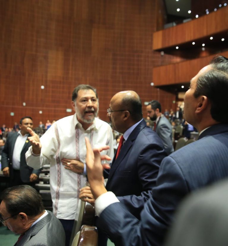 Fernández Noroña y Luis Miranda, a punto de los golpes en San Lázaro