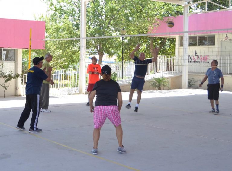 Invitan a adultos mayores a participar en juegos deportivos y culturales