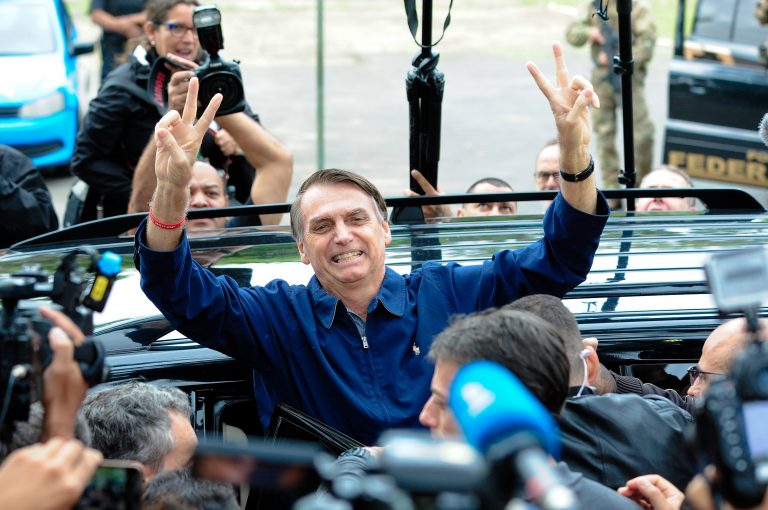 Médicos de Bolsonaro prohíben al candidato realizar actos de campaña en Brasil 