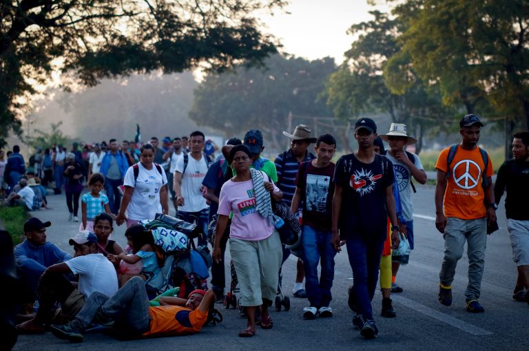 Dejan pasar a Caravana Migrante rumbo a Oaxaca; no hay enfrentamiento