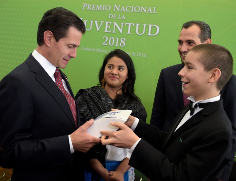 Peña destaca que su administración alcanzará cifra de 4 millones de empleos