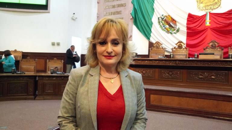 Propone diputada Azucena Ramos eliminar uso de colores partidistas en bienes públicos de Coahuila