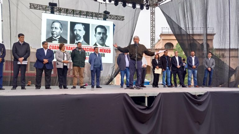 Tengan confianza, no les voy a fallar; dice AMLO a saltillenses