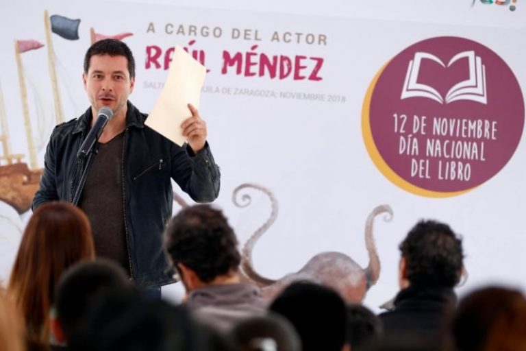 Comparte actor Raúl Méndez lectura en voz alta con saltillenses