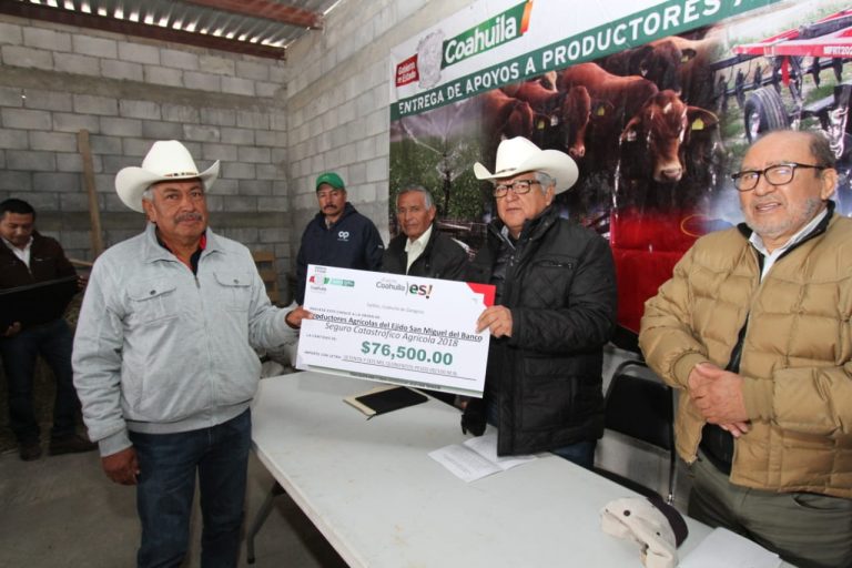 En Coahuila, entregan apoyos del seguro catastrófico a productores agrícolas