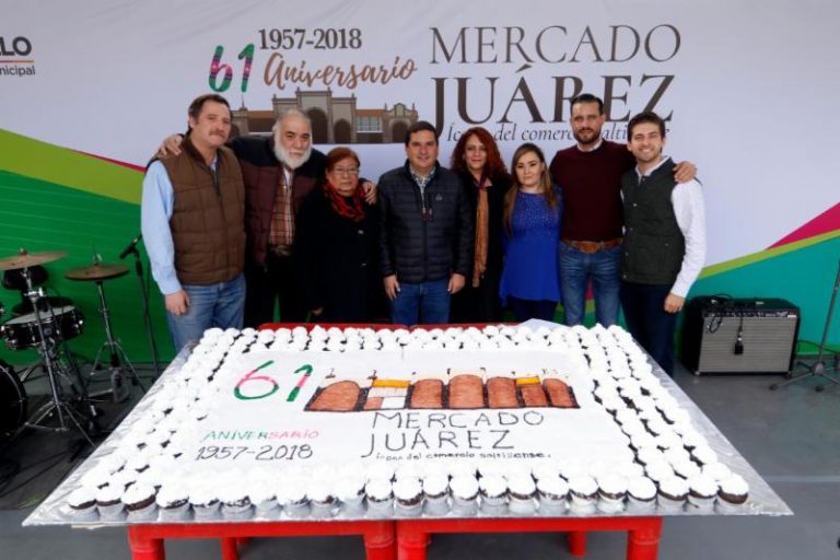 Celebran saltillenses el 61 aniversario del Mercado Juárez