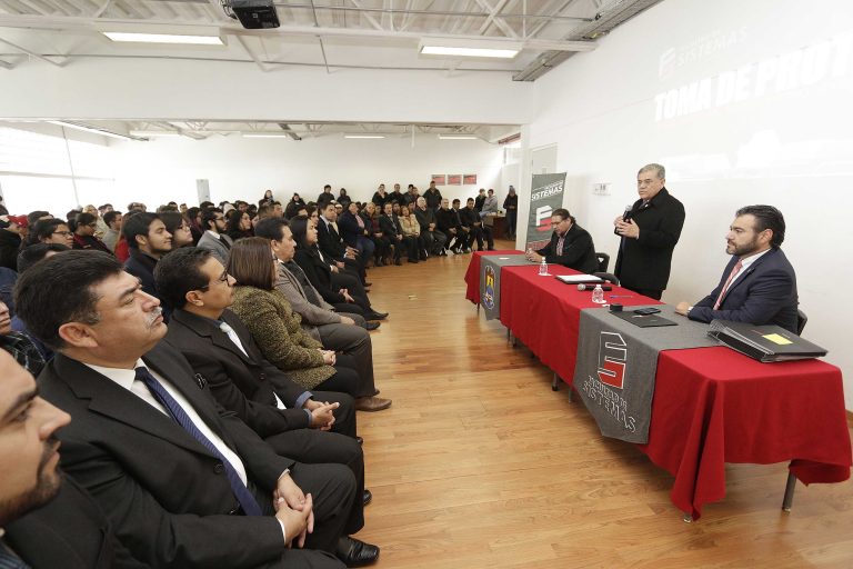 Toman protesta Consejeros Directivos, Universitarios y Sociedad de Alumnos de la Facultad de Sistemas