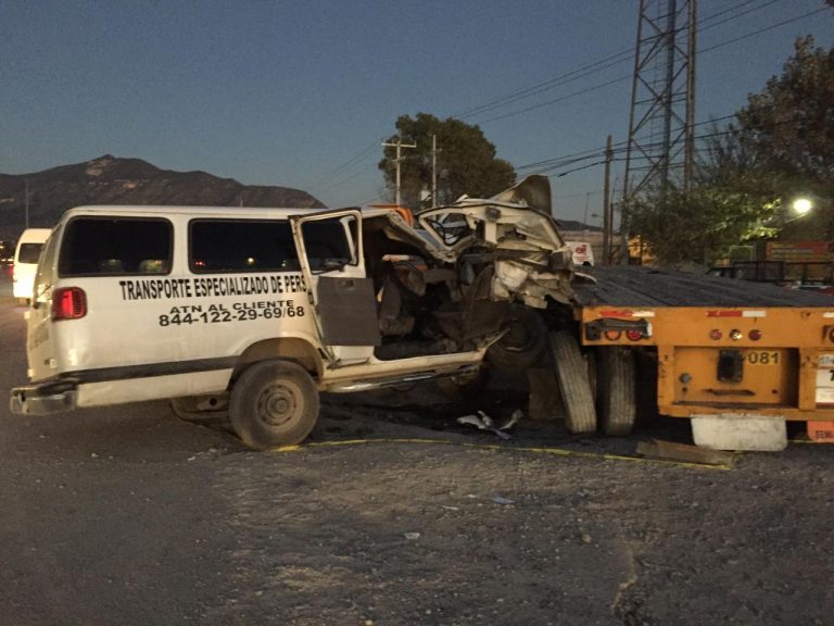 Accidente carretero deja 11 trabajadores lesionados