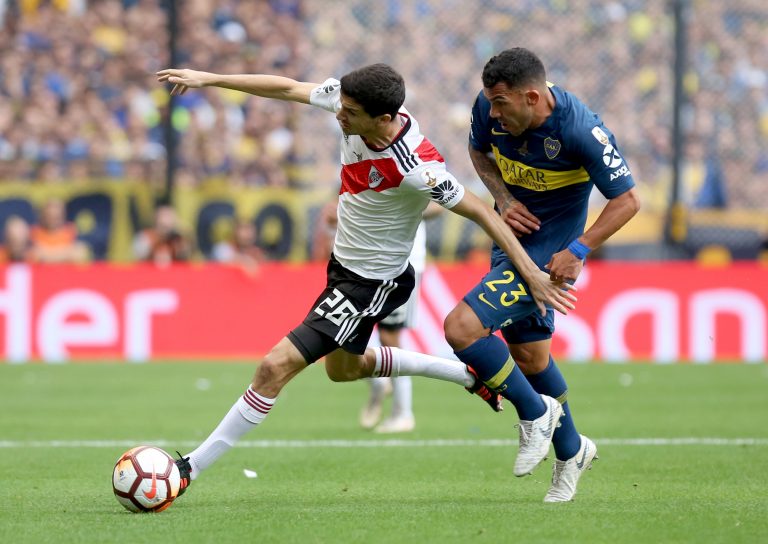 Boca y River empatan 2-2 en primera final de Copa Libertadores en Argentina