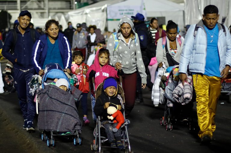 Formar grupos de mujeres migrantes para protegerse