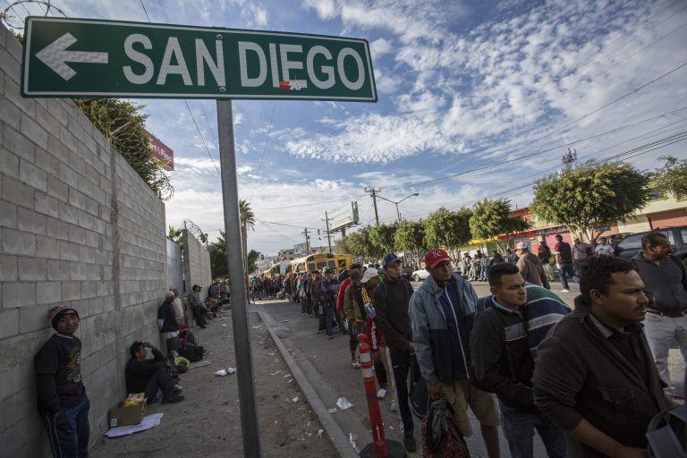 “Lárguense de aquí, no los queremos”: tijuanenses encaran a migrantes