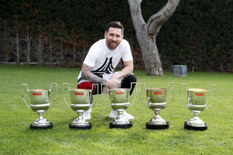 Messi recibe premios de Marca del Pichichi y MVP de la temporada 2017-18