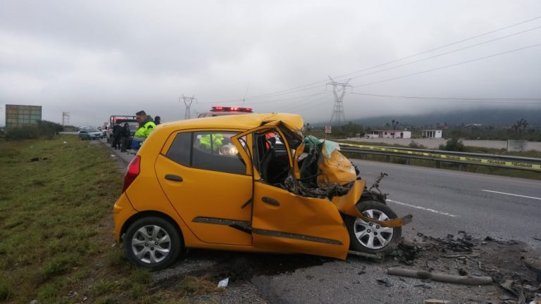 Se mata al chocar brutalmente con tráiler estacionado en la carretera Monterrey-Saltillo