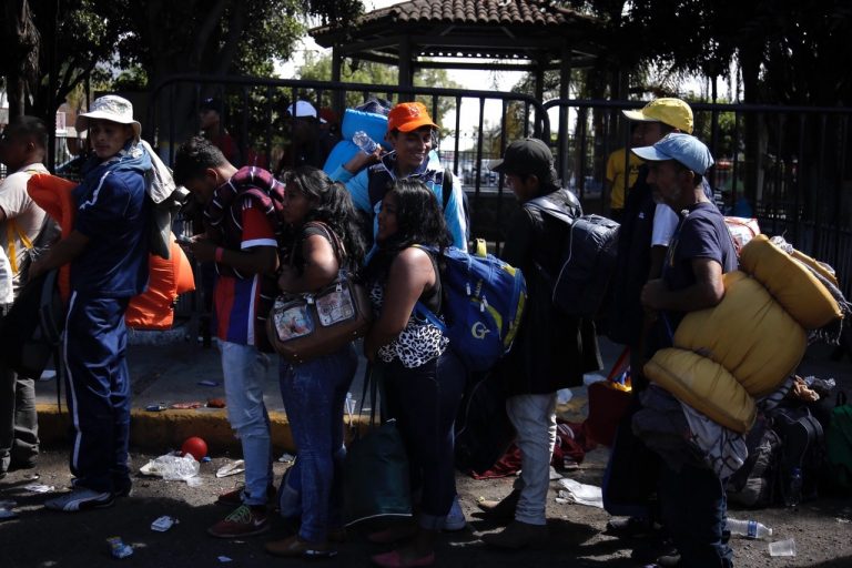 En contra CTM de abrir empleo a migrantes en México