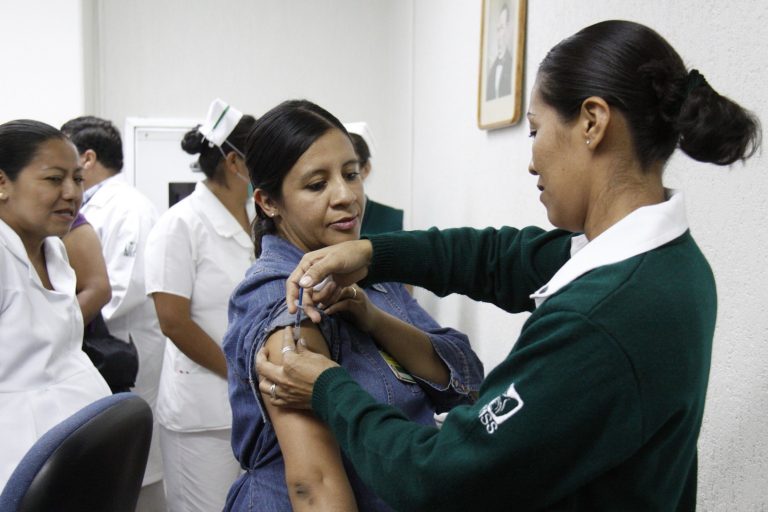 Vacuna anti influenza, disponible en IMSS Coahuila