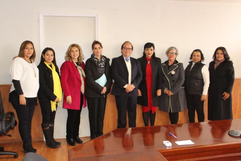 Entregan damas voluntarias a bebés nacidos en Hospital General