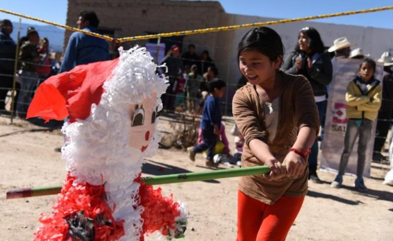 Gobierno Municipal y Navidad en el Campo llevan posada al ejido Estación Santa Elena