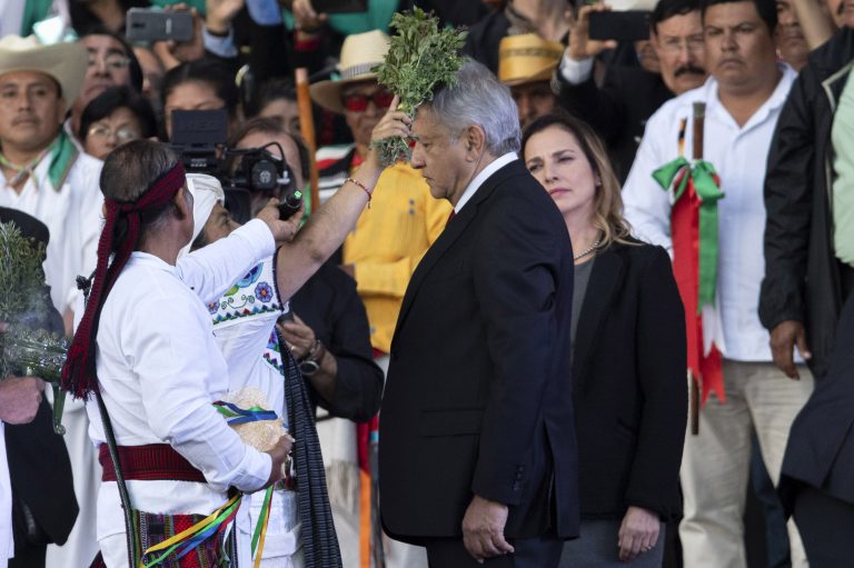 AMLO consultó al pueblo, ahora pedirá permiso a la Madre Tierra para el Tren Maya