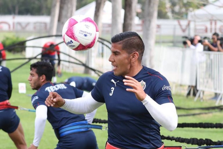 Chivas pierde otro ídolo, se va Carlos Salcido