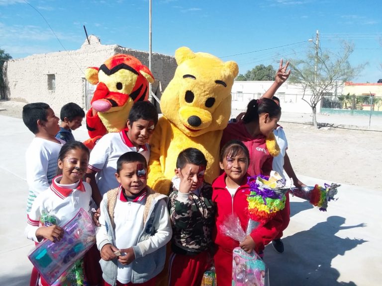 Comparte UA de C alegría con niños de ejidos gracias al Trineo de los Lobos