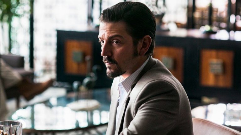 Diego Luna critica el presupuesto del nuevo gobierno