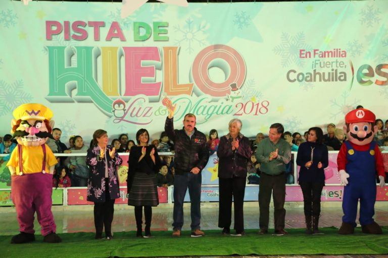 Familias coahuilenses disfrutarán de más de 3 mil metros cuadrados de Pista de Hielo