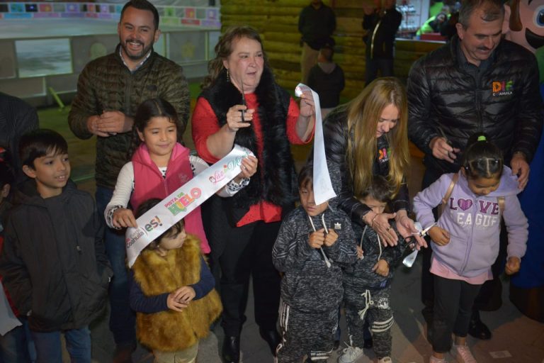 Inauguran pista de hielo en Ramos Arizpe