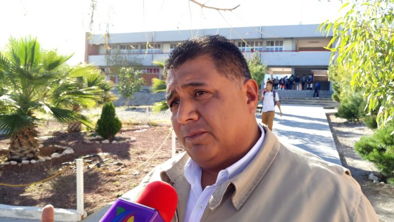 Pagan a trabajadores de CECyTEC quincena atrasada y se arregla problema…por ahora