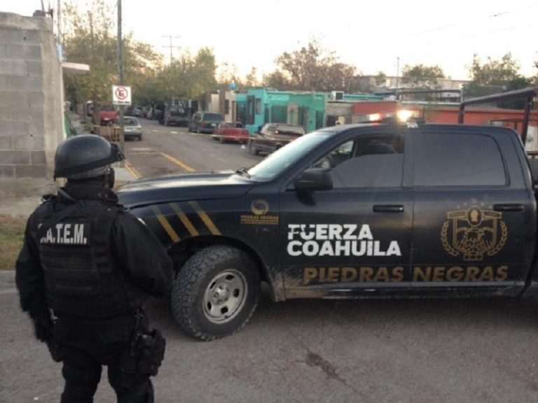 Policías repelen ataque; queda abatido un agresor, en Piedras Negras