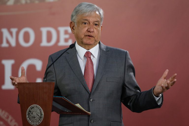 Presenta López Obrador terna para sustituir a Cossío en la SCJN