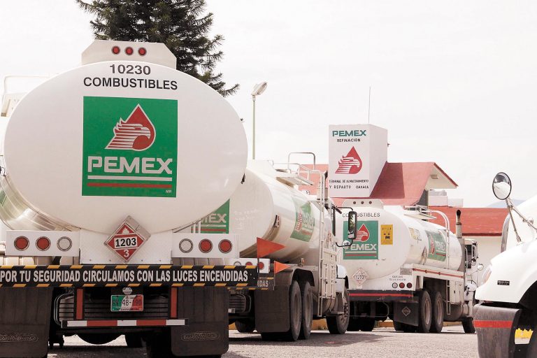 Pemex abre a cuentagotas los ductos para el transporte de combustible