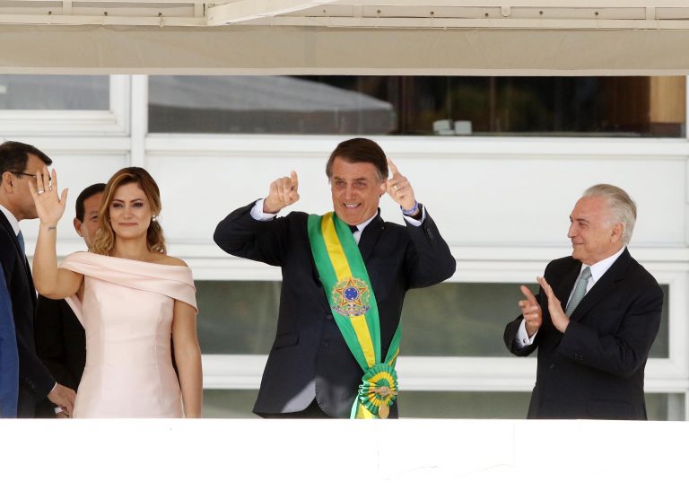 El ultraderechista Jair Bolsonaro jura como nuevo presidente de Brasil