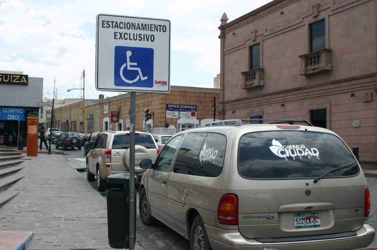 Extiende DIF Coahuila constancias para beneficios fiscales en trámite de placas a personas con discapacidad