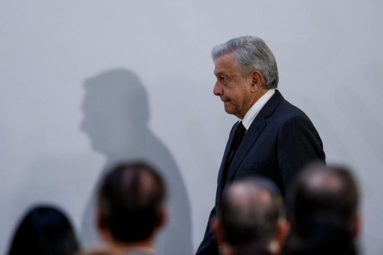 Se endeuda AMLO con 38 mil millones; iría por un total 102 mil millones de deuda en 2019