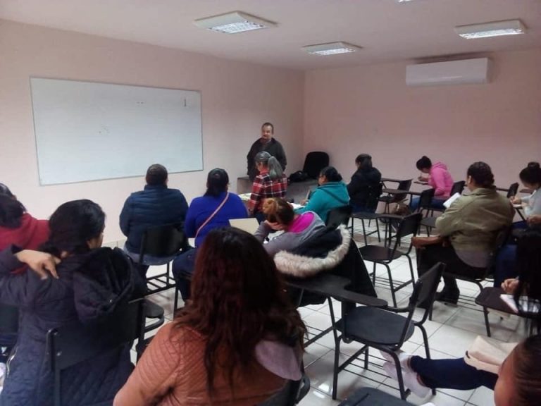 Mujeres de Frontera inician clases de preparatoria en el Centro de Justicia y Empoderamiento