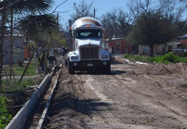 Pavimenta Estado más de 12 mil metros cuadrados en Villa Unión