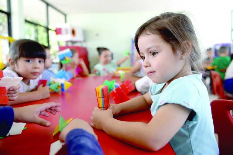 ¿Quién cuidará a los niños? El gobierno federal dejará a miles sin el servicio de guardería