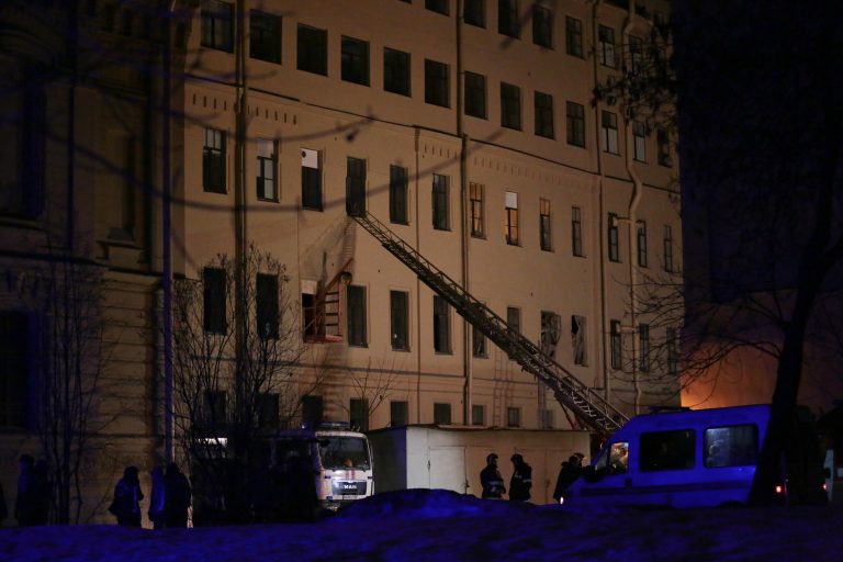 Colapsa edificio universitario en San Petersburgo, Rusia; no se reportan víctimas