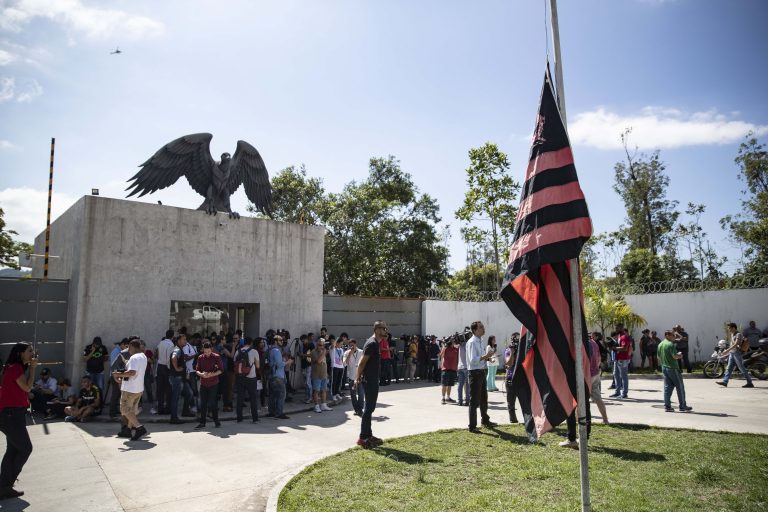 Diez muertos y 3 heridos en incendio instalaciones club Flamengo en Río de Janeiro