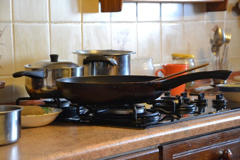 Limpieza del hogar o cocinar también contaminan el aire