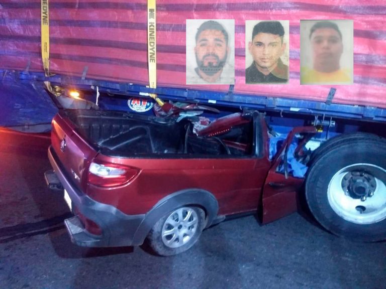 Mueren 3 jóvenes tras aparatoso accidente en la 57