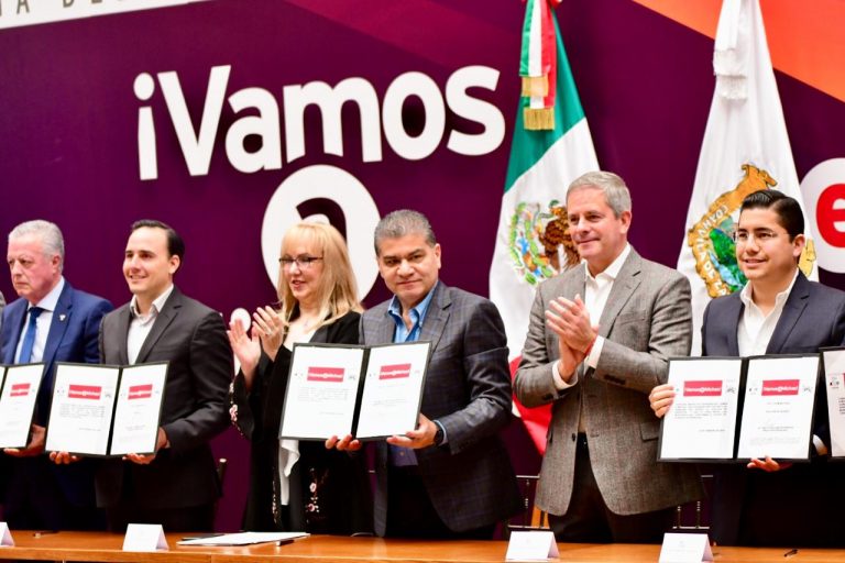 Por Coahuila, estado y municipios firman “Vamos a Michas”