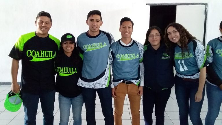 Entrega UTC uniformes a contingente deportivo