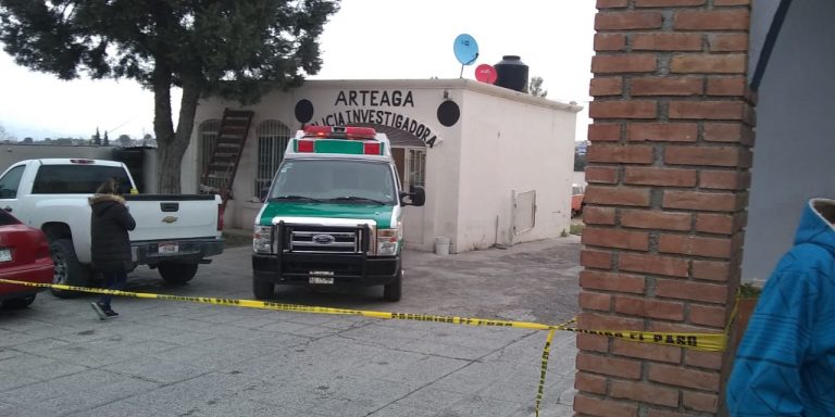 Muere jefe de familia en volcadura