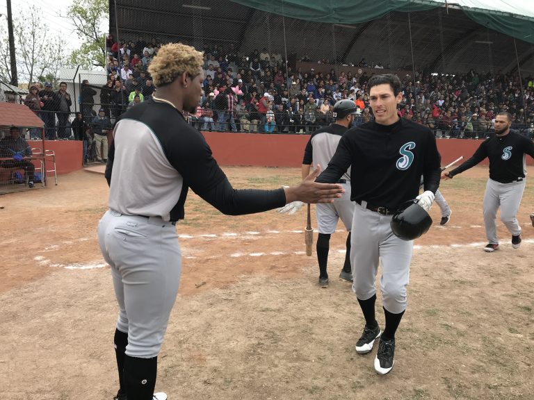 Con 6 carreras contra 5, vence Sultanes a Saraperos